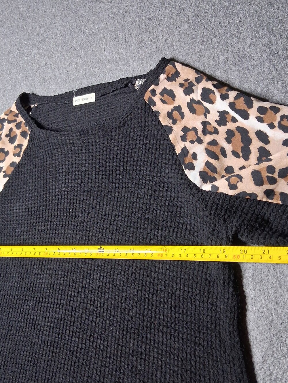 ANDTHEWHY Women's Black Leopard Waffle Knit Colorblock Long Sleeve Top M - Picture 8 of 11
